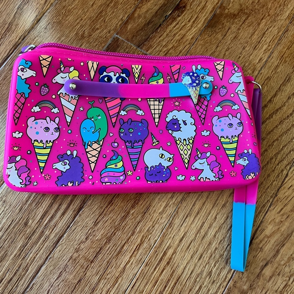 Set of 2 American Jewel Yummy Gummy wristlet - Picture 6 of 7